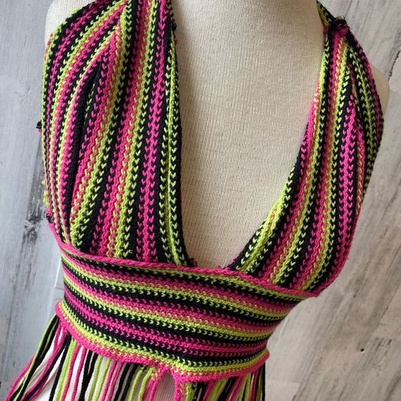 Size medium custom made crop top - Picture 3 of 5